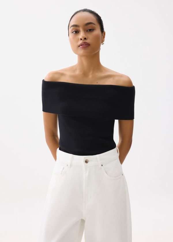 Fitted Off Shoulder Knit Top
